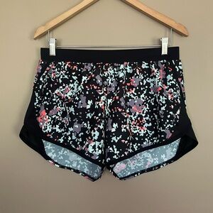 {Under Armour} UA Fly By 2.0 Loose Fit Shorts - Womens Medium